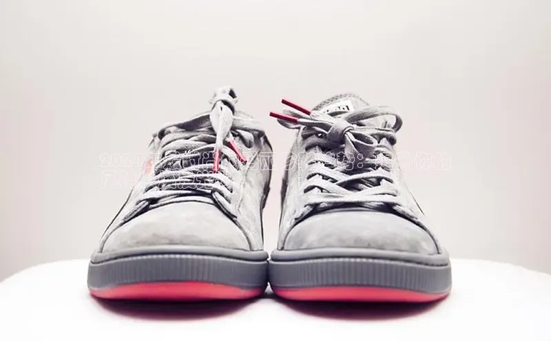 意昂三登录入口诸葛科技2024年最时尚的玛丽珍鞋趋势：提升你的
风格，焕发光彩