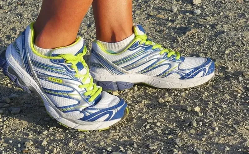 意昂3官方网入口百度网盘2024 流行爆款：为时尚年轻妈妈打造舒适又惊艳
的鞋子