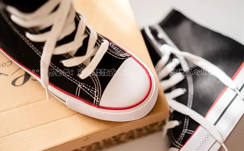 意昂3平台百度搜索资源平台**秋冬必备：运动鞋款式大赏，让你脚步温暖又stylish
**