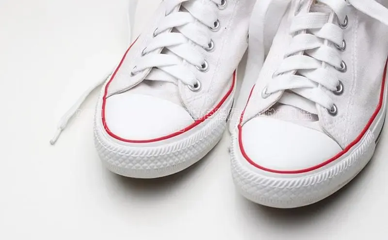 意昂三平台登录入口颐驰 062024 年新款网红大童白色鞋履：为时尚潮流
小达人打造完美搭配