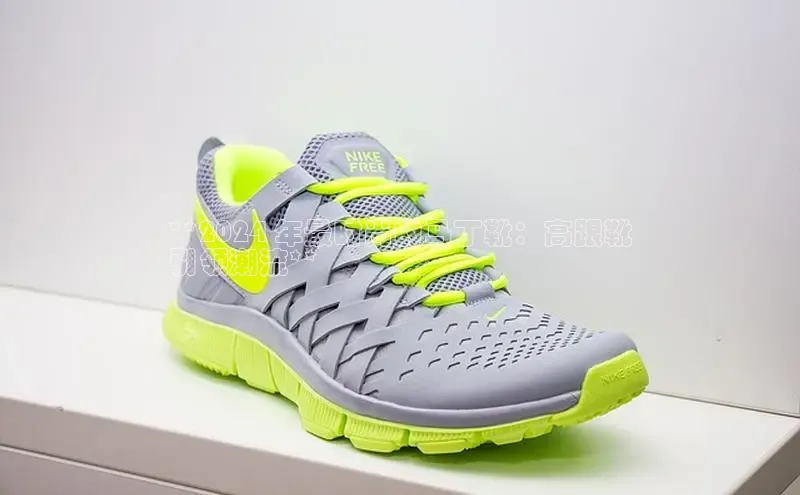 意昂3手机版官网宇信科技**2024 年最时尚的马丁靴：高跟靴
引领潮流**